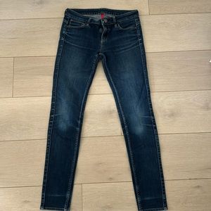 Uniqlo Skinny Jeans size 25